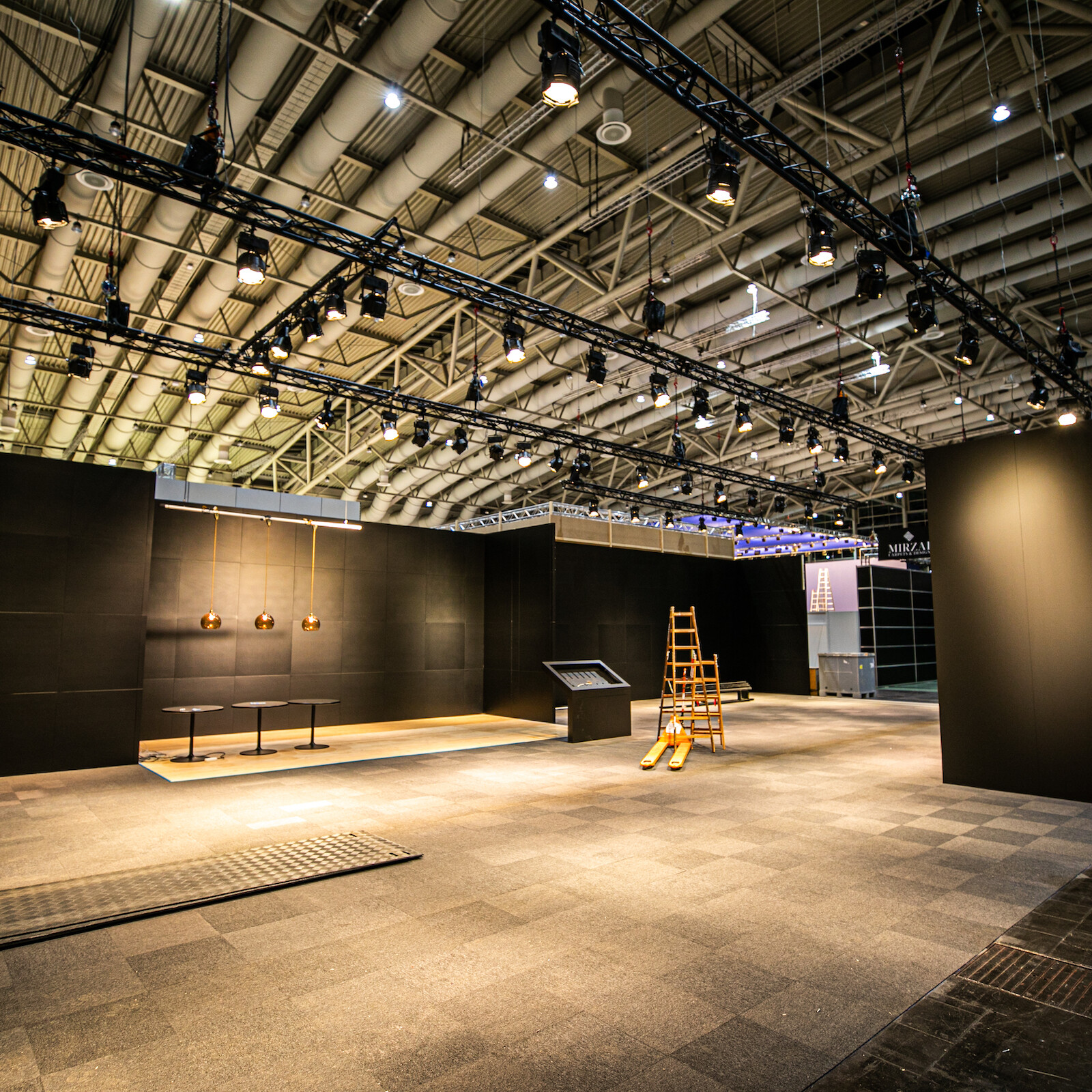 Messebau Hannover - Digitaltechnik | Standbau | Design| Fullservice | Planung | Abwicklung | Frankfurt | Hamburg | Klangfein