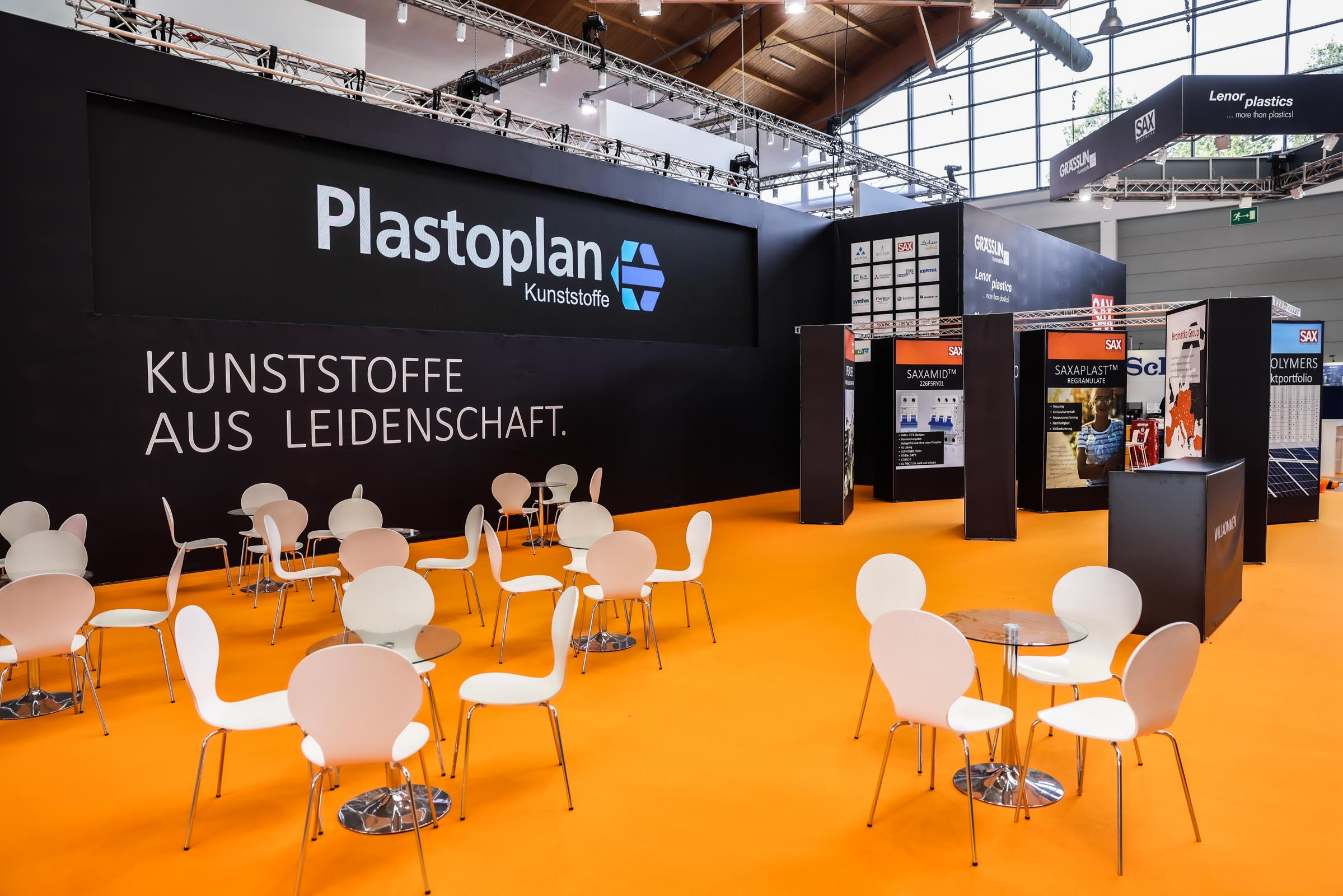 Messebau | Bühnentechnik | Traversen | Systeme | Lichttechnik | LED | Wall | Messestand | Beleuchtung | Messetechnik | Systembau | Standbau | Messeauftritte