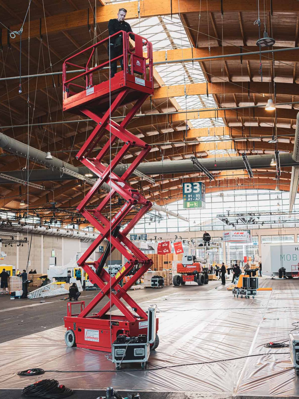 Messebau | Traversen | Rigging | Flugpunkte | LED | Wall | Videowand | Systeme | Messestand | Beleuchtung | Lichttechnik | Messetechnik | Standbau | Systembau | Messeauftritte